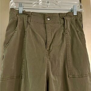 Top Shop Khaki Pleated Pants Size 6